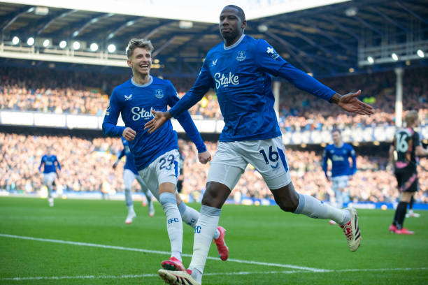 赛的热门话 赛的热门话