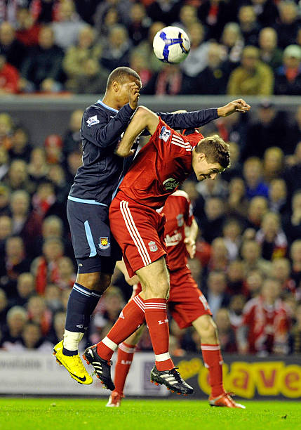 球员的拼抢 球员的拼抢