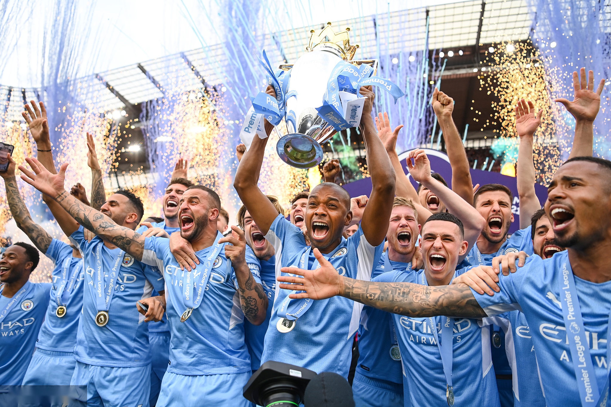 锋会受到追 锋会受到追